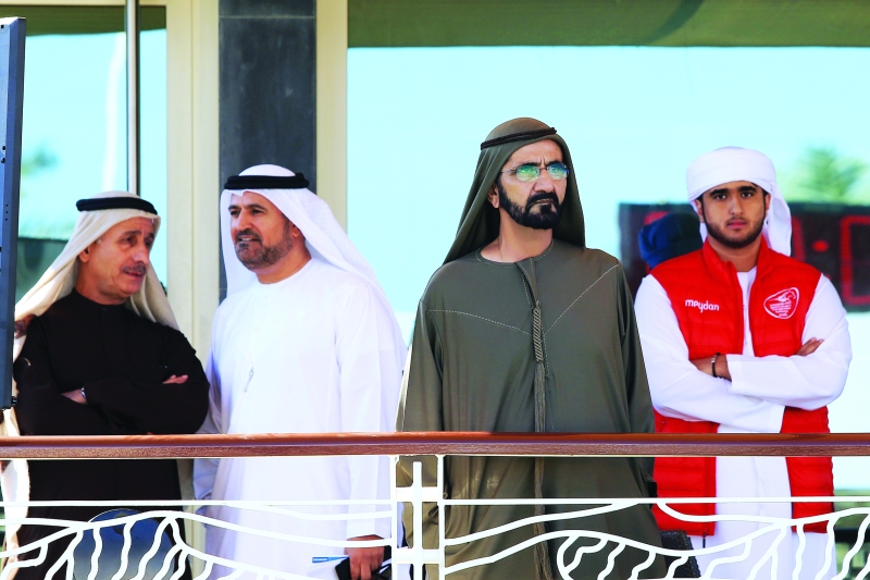 محمد بن راشد يشهد سباق المنارة للقدرة في سيح السلم