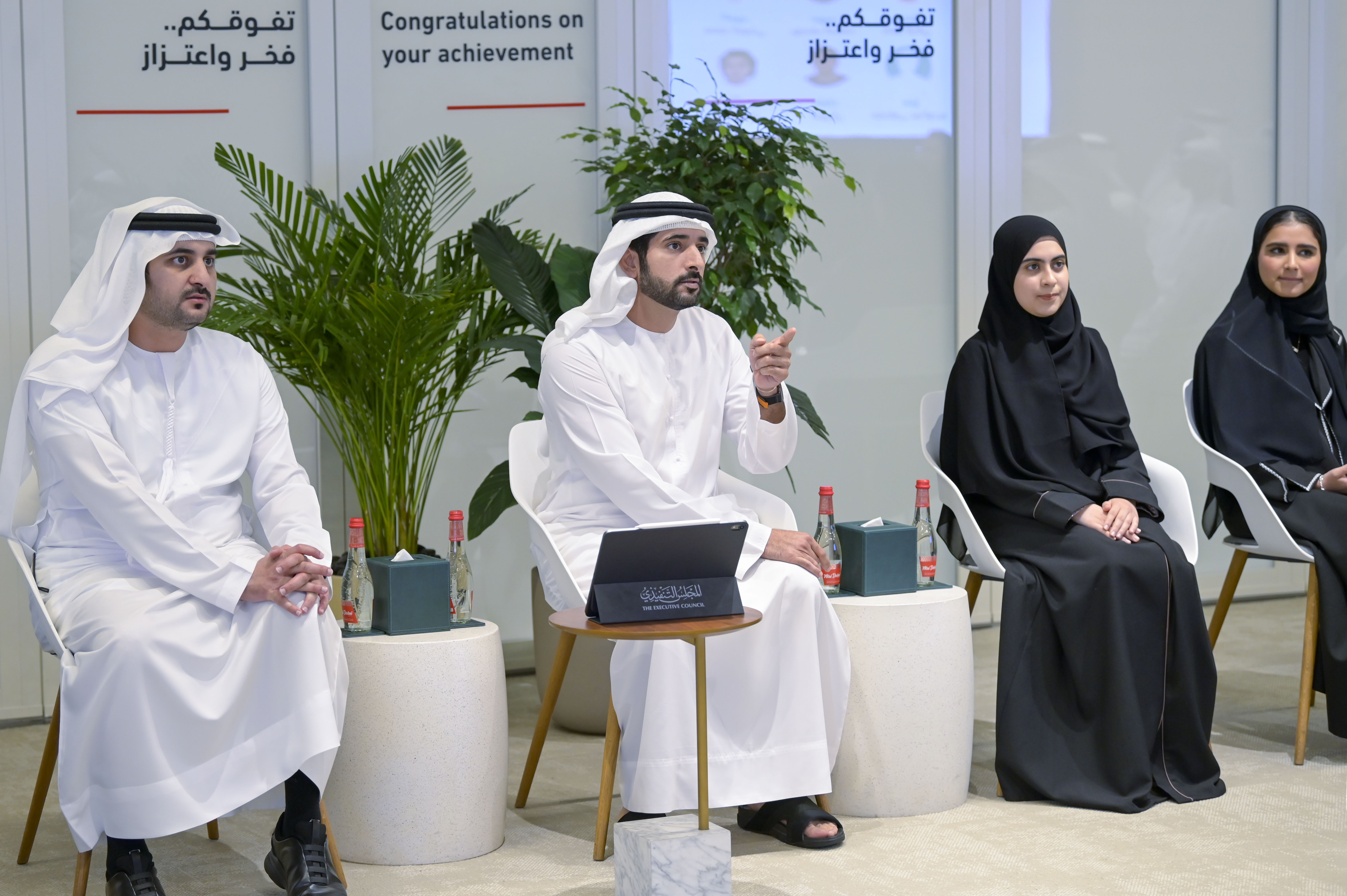 Hamdan bin Mohammed meets with top-performing school and university graduates