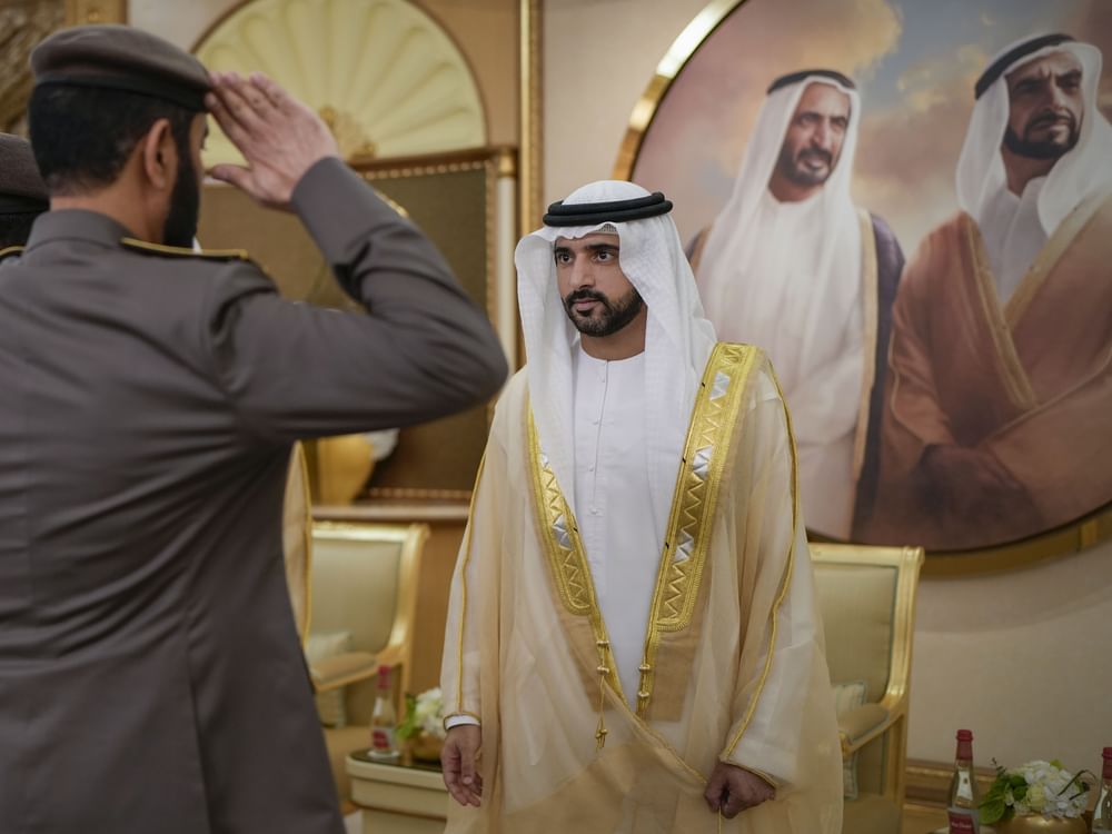 حمدان ومكتوم بن محمد يستقبلان المهنئين بعيد الأضحى المبارك