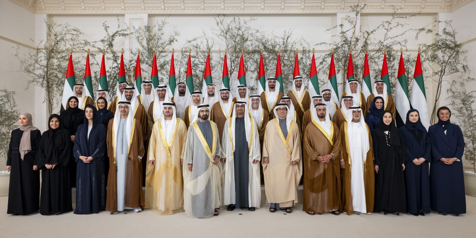 أمام رئيس الدولة .. الوزراء الجدد في حكومة الإمارات يؤدون اليمين الدستورية