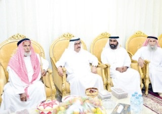 محمد بن راشد يستقبل سيف بن زايد وخالد بن محمد بن زايد وكبار ضباط القوات المسلحة والشرطة