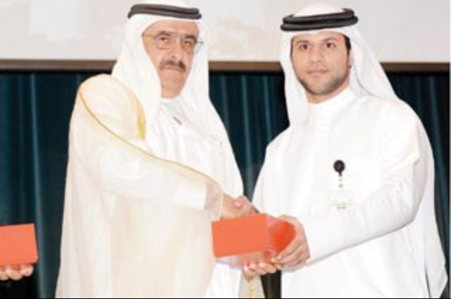 محمد بن راشد يشهد سباق الخيول في نيوماركت