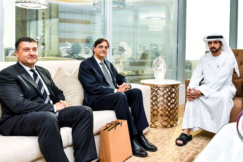 حمدان بن محمد يستقبل السفير الكندي