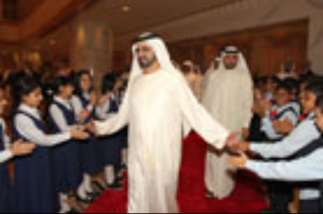محمد بن راشد يستقبل رئيس الوزراء الفيتنامي 
