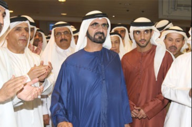 حمدان بن راشد يقدم واجب العزاء في وفاة الحاج بن خادم الميدور