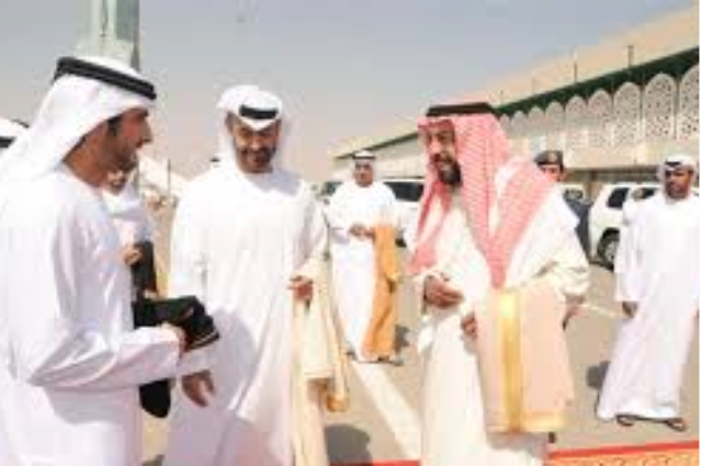 محمد بن راشد يزور مقر القيادة العامة لشرطة دبي 