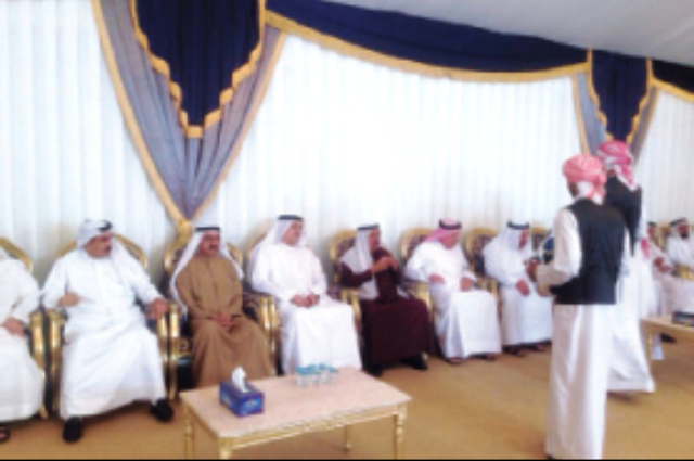 محمد بن راشد يلتقي أبناء القبائل المهنئين بالشهر الفضيل 