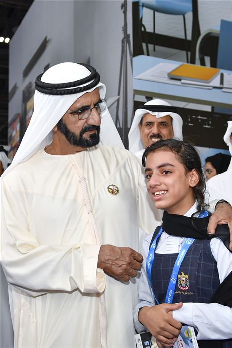 محمد بن راشد يزور المعرض الدولي لمستلزمات وحلول التعليم بمركز دبي التجاري العالمي