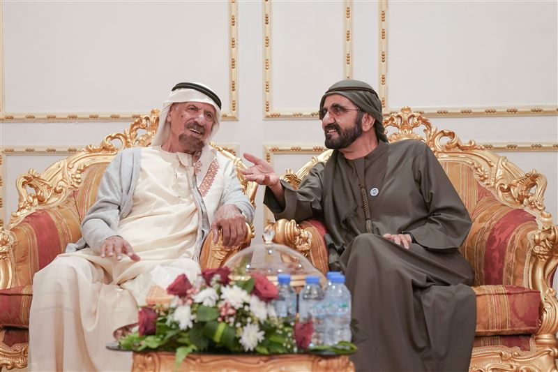 محمد بن راشد يزور أحمد السويدي ويطمئن على صحته