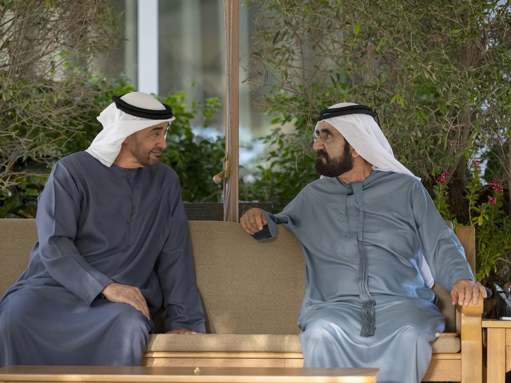 رئيس الدولة ومحمد بن راشد يبحثان شؤون الوطن والمواطن خلال لقائهما في استراحة المرموم في دبي