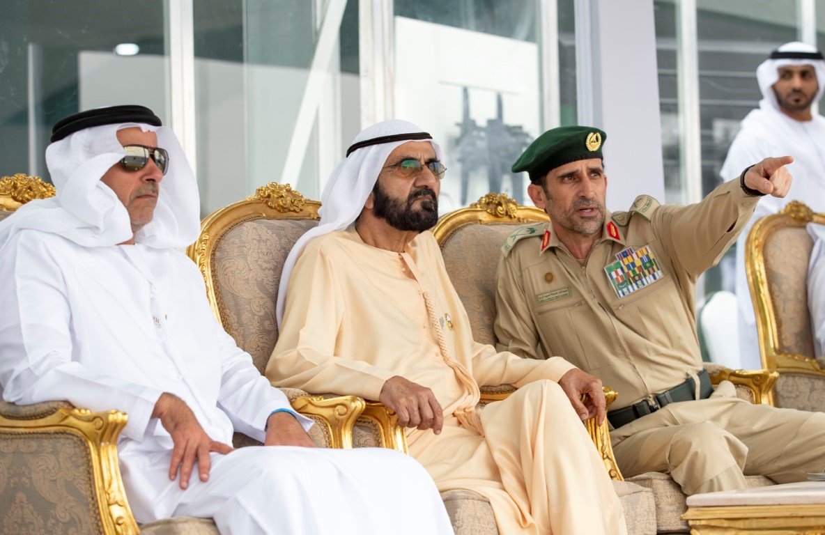 محمد بن راشد وسيف بن زايد يشهدان جانبا من "تحدي الإمارات للفرق التكتيكية - سوات"