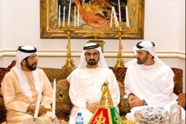 محمد بن راشد يقدم واجب العزاء في وفاة عبداللطيف بن حبيب