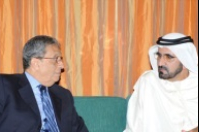 محمد بن راشد يستقبل رئيس مجلس إدارة ستاندرد تشارتد بنك