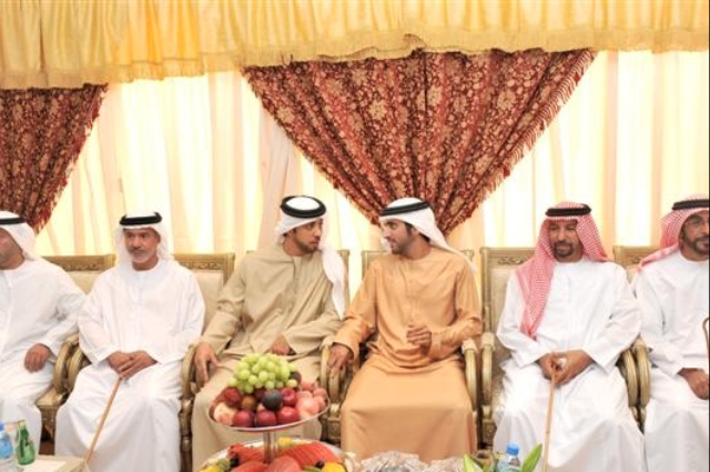 محمد بن راشد يزور مجلس آل عباس الرمضاني 