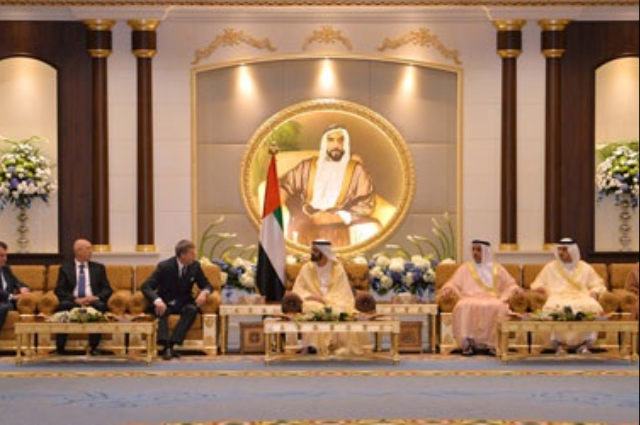 حمدان بن راشد يستقبل رئيس مجلس أمناء منظمة الدعوة الإسلامية 