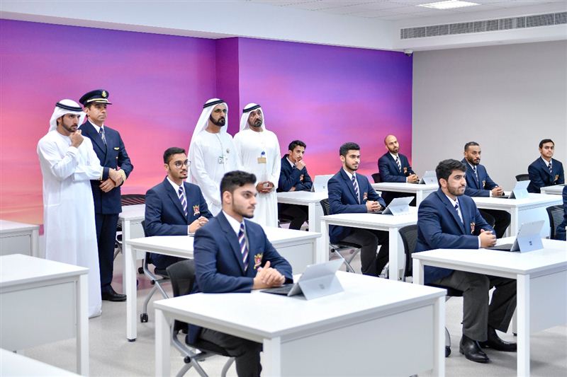 محمد بن راشد يدشن "أكاديمية الإمارات لتدريب الطيارين"