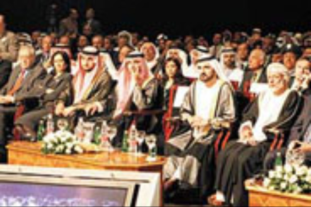 محمد بن راشد يطلع على خطة فريق عمل دبي إكسبو 2020 