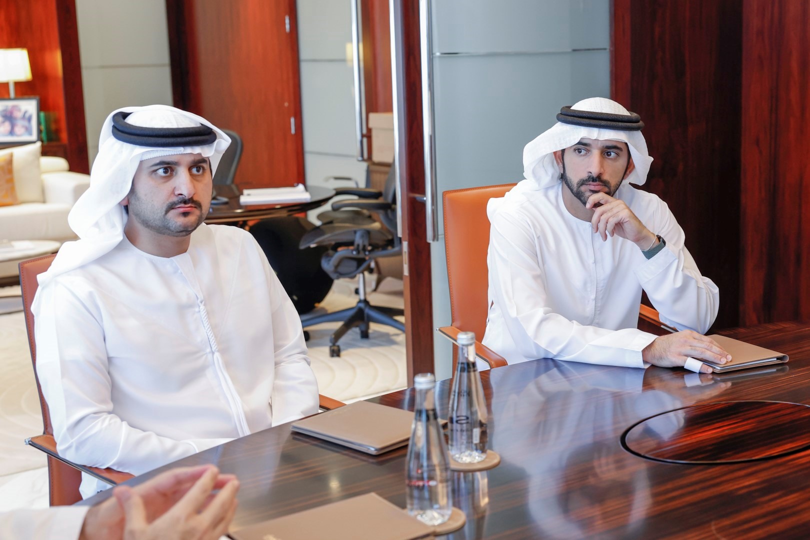تنفيذا لتوجيهات محمد بن راشد.. حمدان ومكتوم بن محمد يطّلعان على ملامح المتغيرات التكنولوجية الرئيسية في قطاع الميتافيرس