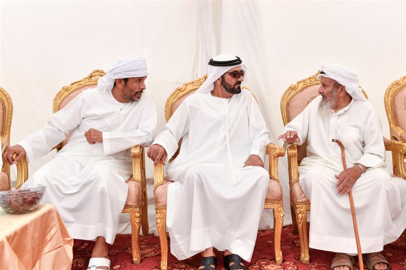 محمد بن راشد يقدم واجب العزاء في وفاة حارب محمد الملعاي الكتبي