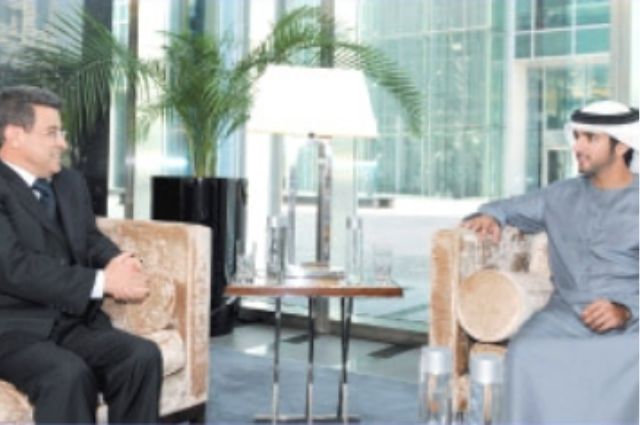 حمدان بن راشد آل مكتوم يشهد العرس الجماعي لموظفي كهرباء ومياه دبي