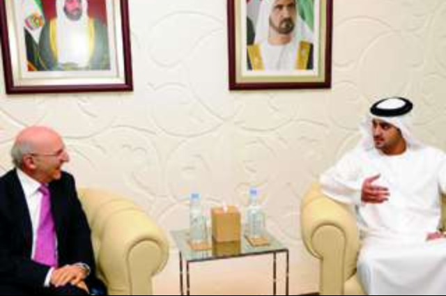 محمد بن راشد يتفقد مركزي دبي التجاري والمالي العالميين 