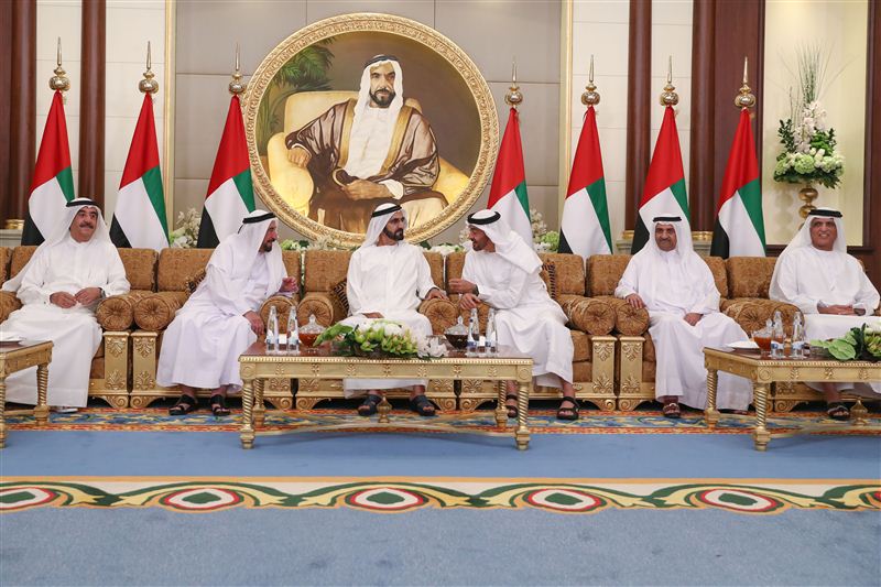 محمد بن راشد ومحمد بن زايد يستقبلان حكام الإمارات وأولياء العهود ونواب الحكام ويتبادلون التهاني بحلول رمضان