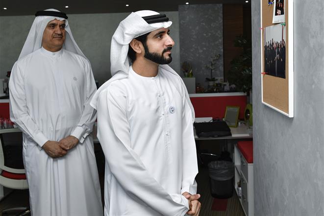 حمدان بن محمد يزور هيئة تنمية المجتمع في دبي