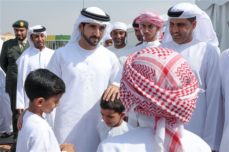 حمدان بن محمد يقدم واجب العزاء في الشهيد خالد البلوشي