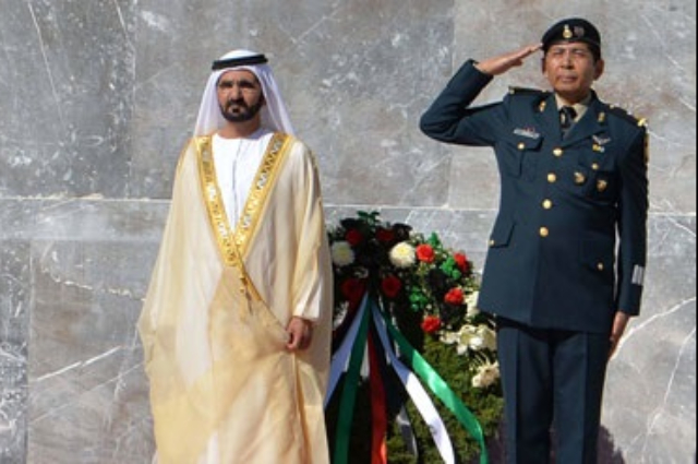 حمدان بن راشد يستقبل رئيس الوزراء الماليزي الأسبق مهاتير محمد