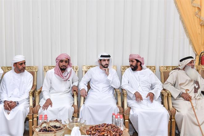 حمدان بن محمد يقدم واجب العزاء بوفاة عبدالله بن جمعة الكعبي