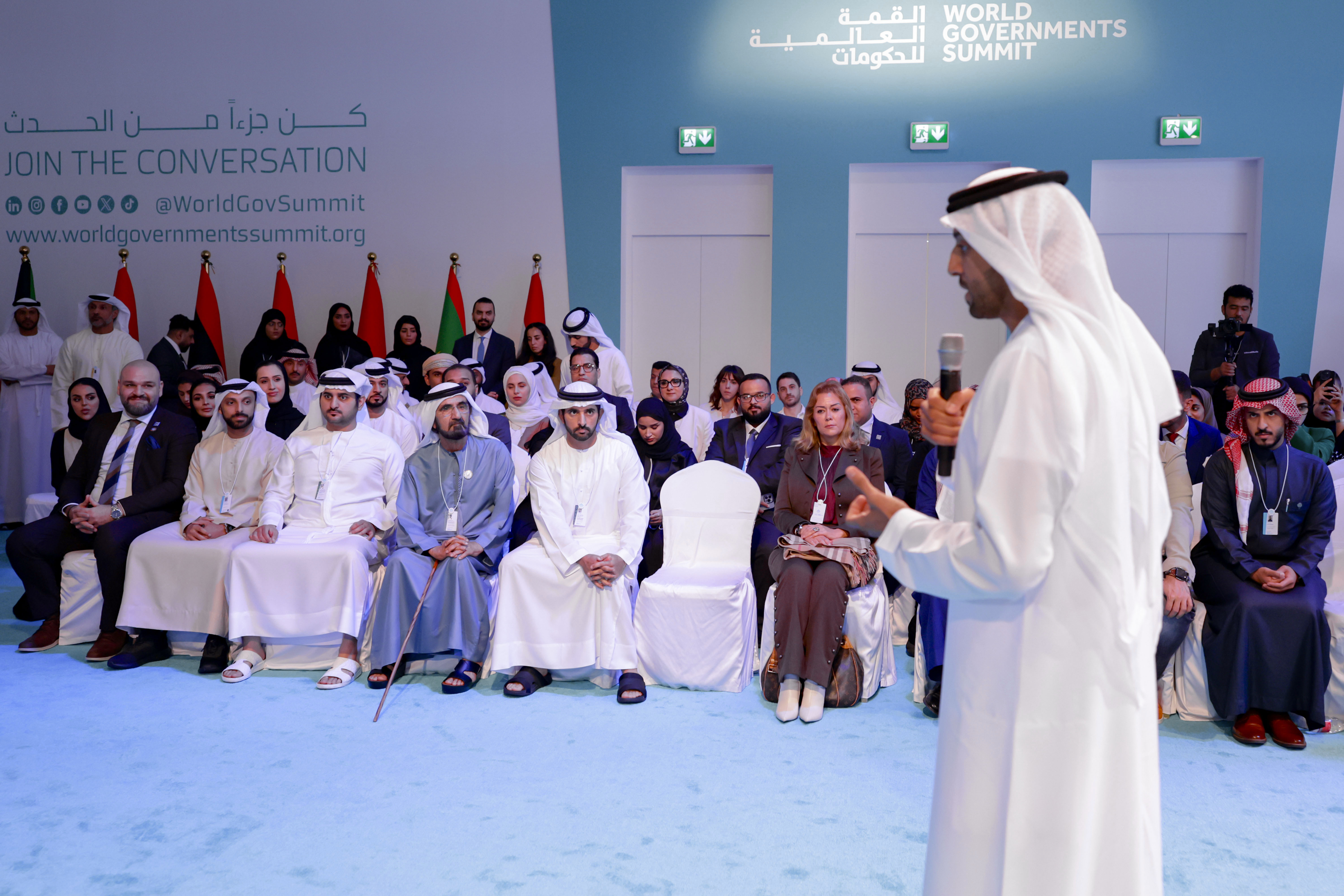 محمد بن راشد يلتقي وزراء الشباب العرب