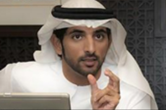 محمد بن راشد يؤدي صلاة العيد في مسجد زعبيل بدبي