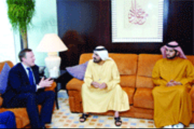محمد بن راشد يحضر جانبا من جلسات "مختبر الإبداع الحكومي"