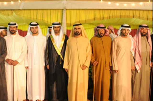 محمد بن راشد يستقبل عددا من السفراء العرب والأجانب بالدولة