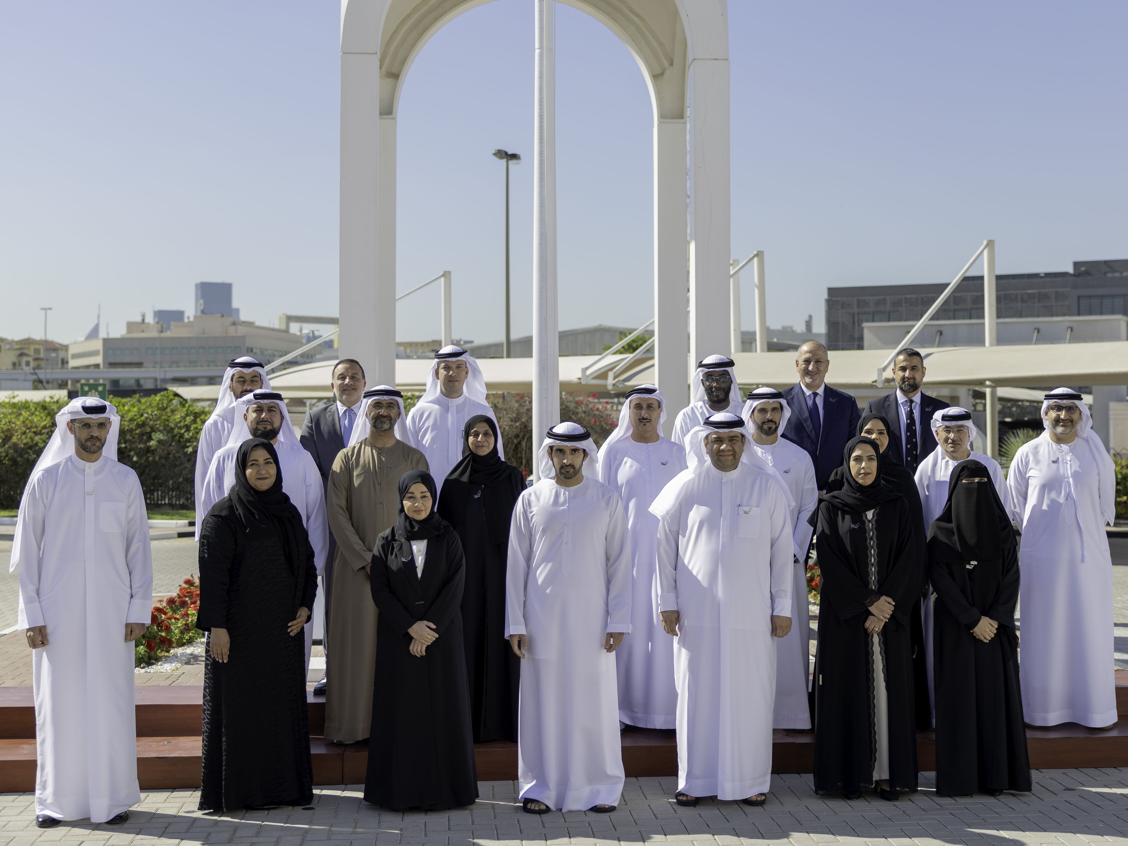 حمدان بن محمد يزور دبي الصحية ويطلع على أبرز إنجازاتها ومشاريعها ومبادراتها التطويرية