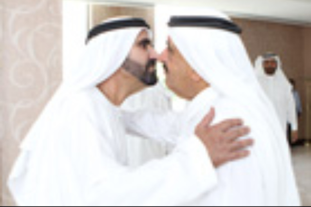 محمد بن راشد يزور النصب التذكاري للجندي المجهول في العاصمة البولندية