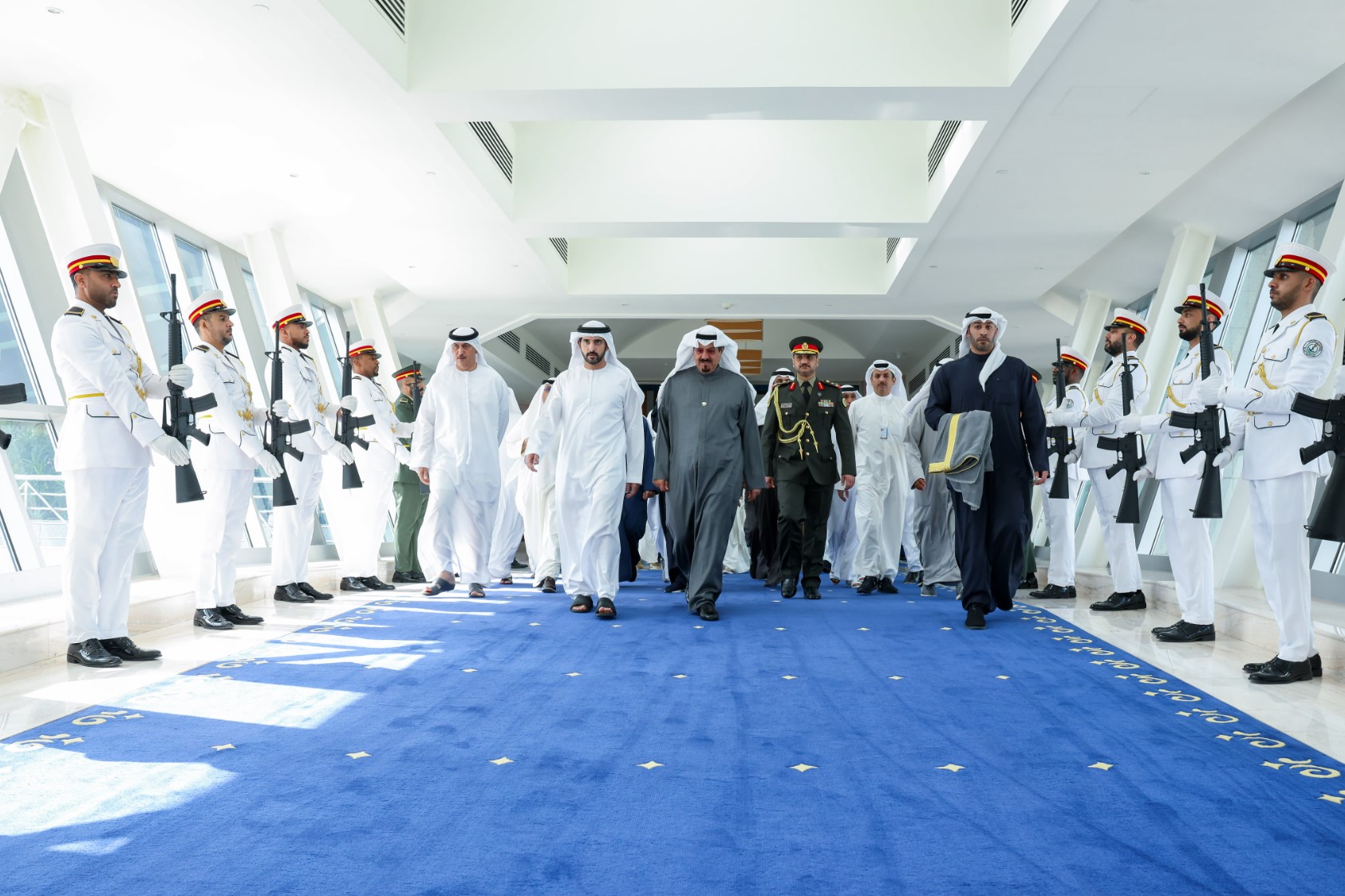 Hamdan bin Mohammed sees off Prime Minister of Kuwait
