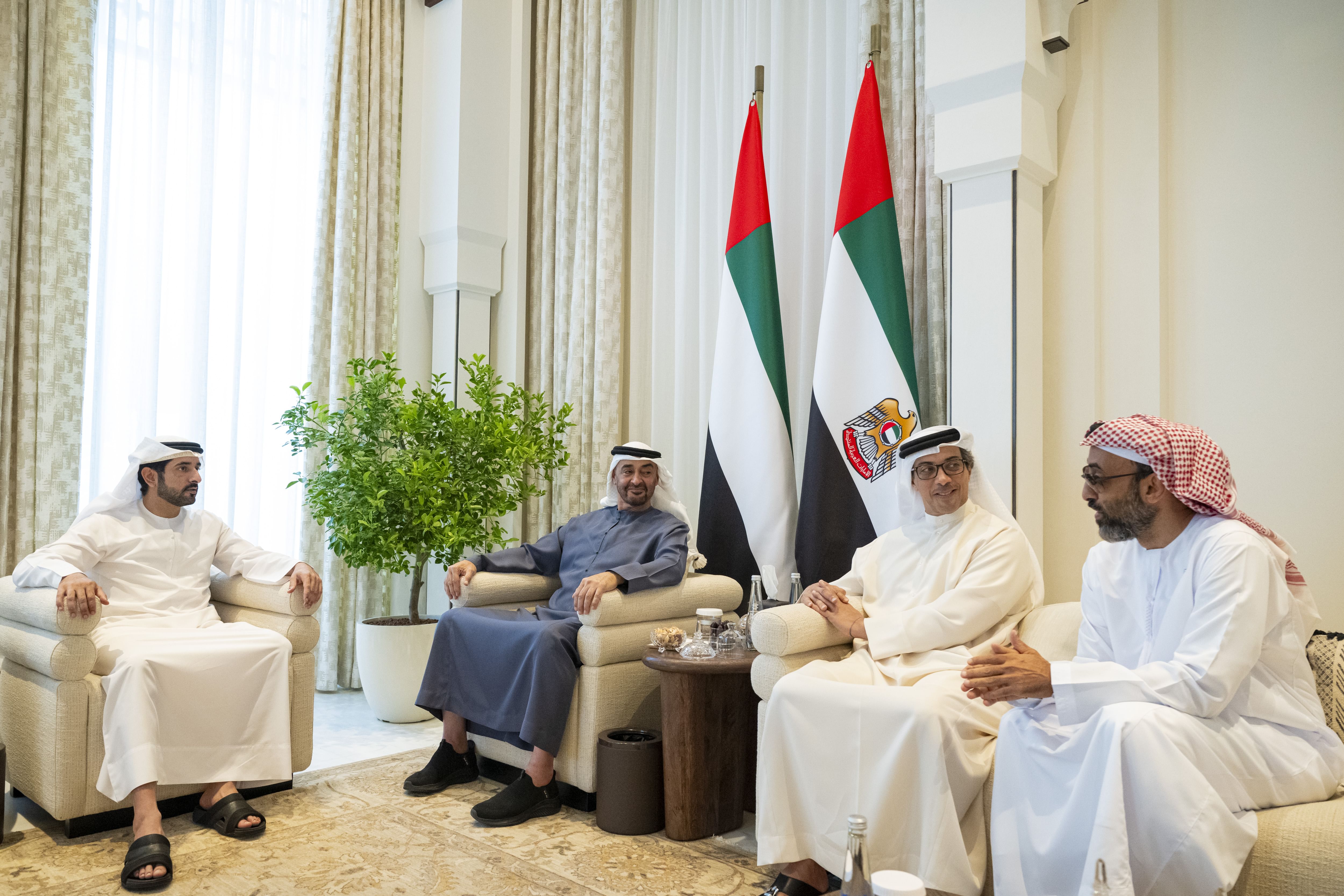 رئيس الدولة يستقبل حمدان بن محمد بن راشد
