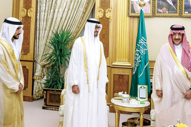محمد بن راشد يزور معرض وجهتنا الفضاء