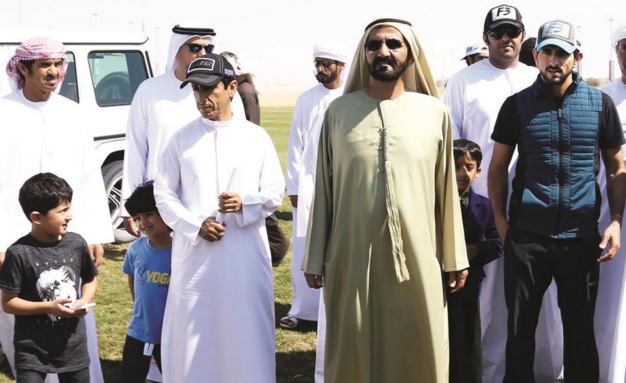 محمد بن راشد يتفقد معرض دبي الدولي للطيران في يومه الثاني
