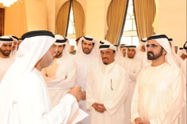 محمد بن راشد يكرم الفائزين بجائزة " الإمارات الاجتماعية " 