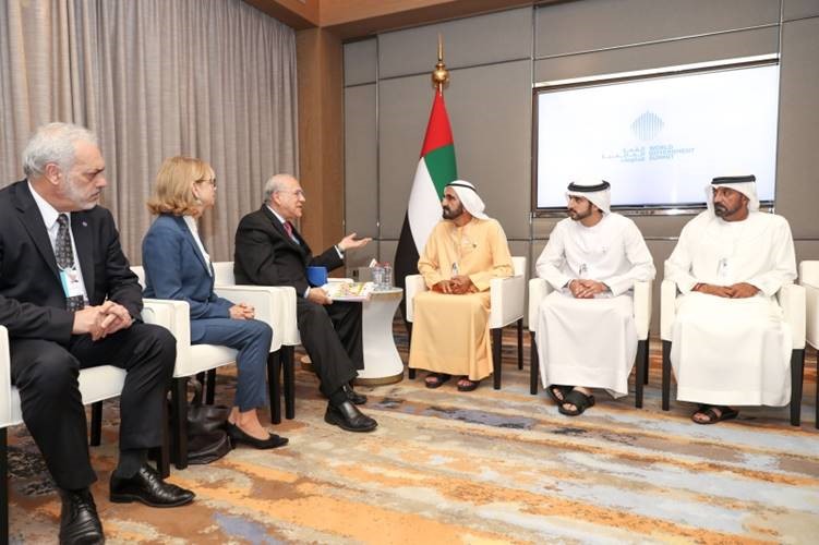 محمد بن راشد يستقبل خوسيه أنخيل غوريا