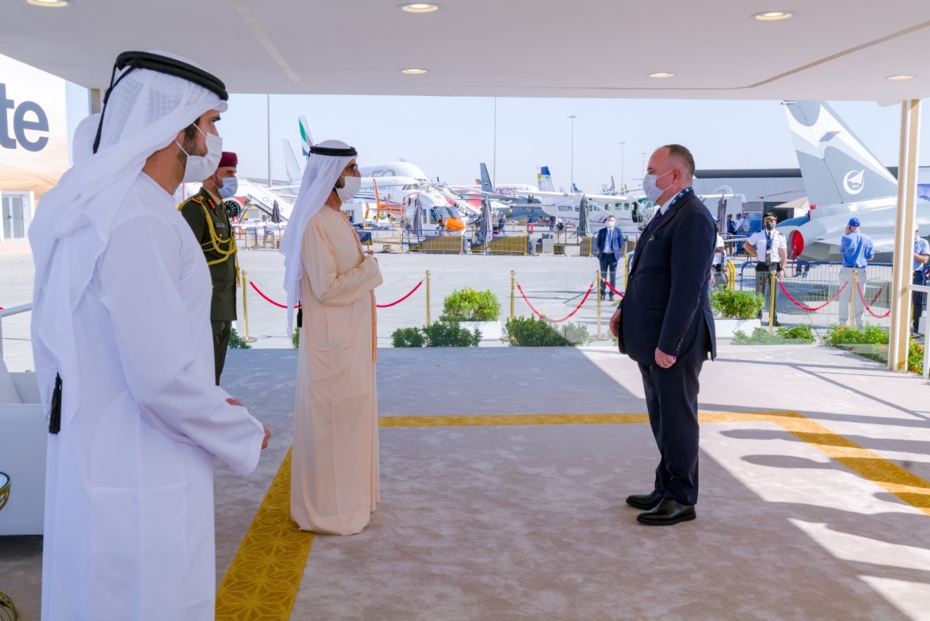 محمد بن راشد يستقبل وزراء دفاع عدد من الدول المشاركة في معرض دبي للطيران 2021