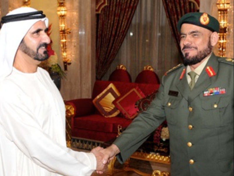 مكتوم بن محمد يفتتح معرض الإمارات للوظائف 2011
