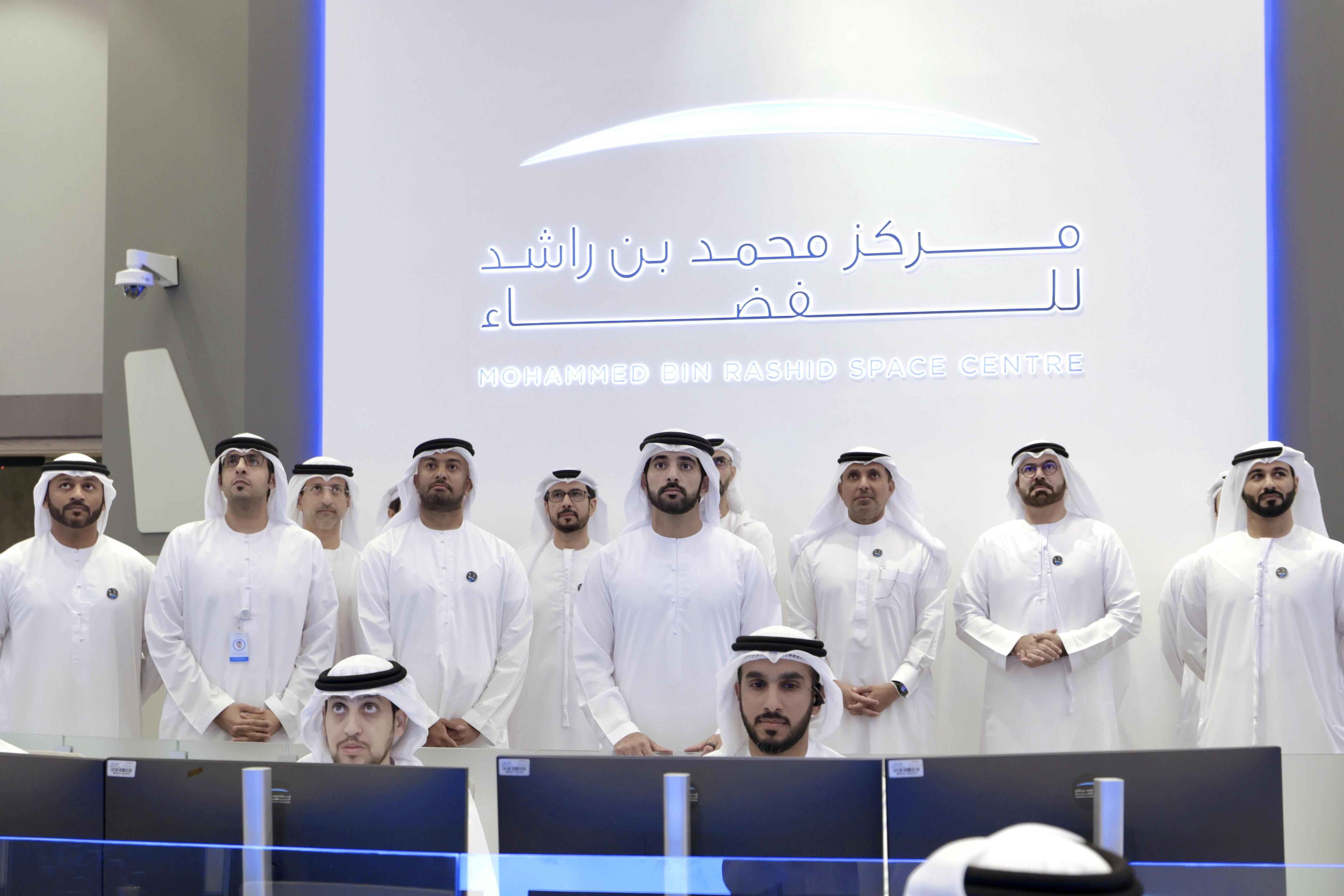 حمدان بن محمد يشهد إطلاق "طموح زايد 2" ويهدي الإنجاز لقيادة وشعب الإمارات