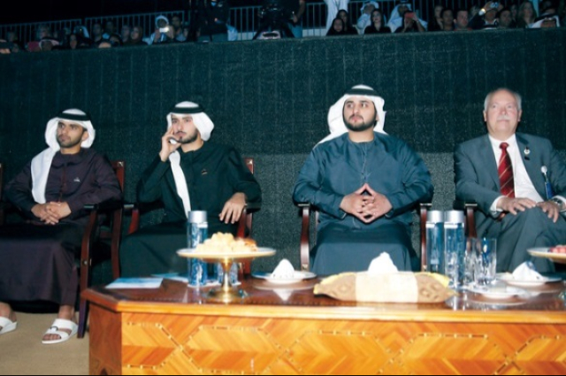 محمد بن راشد يستقبل الرئيس الكوري