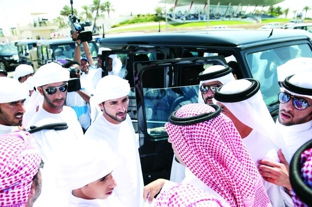 محمد بن راشد يعود الى أرض الوطن بعد ترؤسه وفد الدولة إلى القمة العربية في الدوحة 