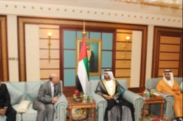 محمد بن راشد يتفقد المبنى الجديد لـ "طيران الإمارات"