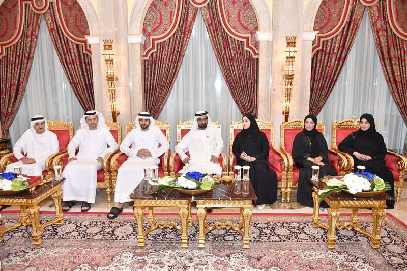 محمد بن راشد يلتقي أعضاء مجلس علماء الإمارات والمجمع العلمي الإماراتي