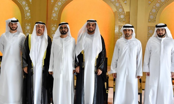 محمد بن راشد يحضر أفراح الملا والشيراوي 